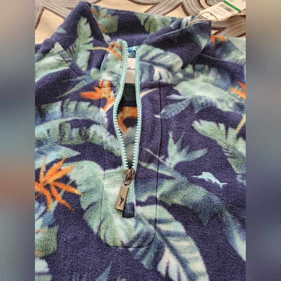 SOLD! Tommy Bahama 1/4 Zip Mock Coller Tropical pattern Fleece pullover- Size L - Picture 8 of 12